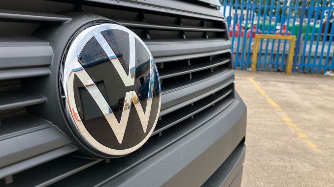Volkswagen Crafter Cr35 Mwb Diesel Fwd 2.0 TDI 140PS Commerce Plus High Roof Van - Image 36